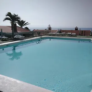 https://2-calle-las-azucenas.in-canary-islands.com