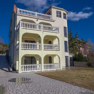 https://apartmani-marta-crikvenica.primorje-gorskikotar.com